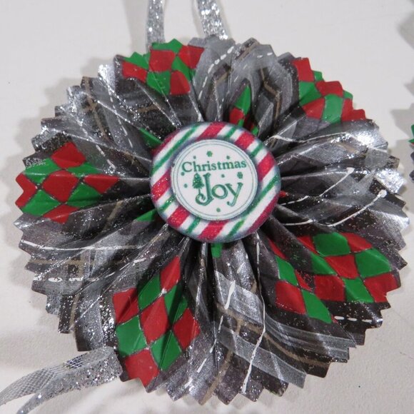 Silver Metallic and diamond pattern Christmas 3-D Rosettes large (18) collection - Picture 3 of 15